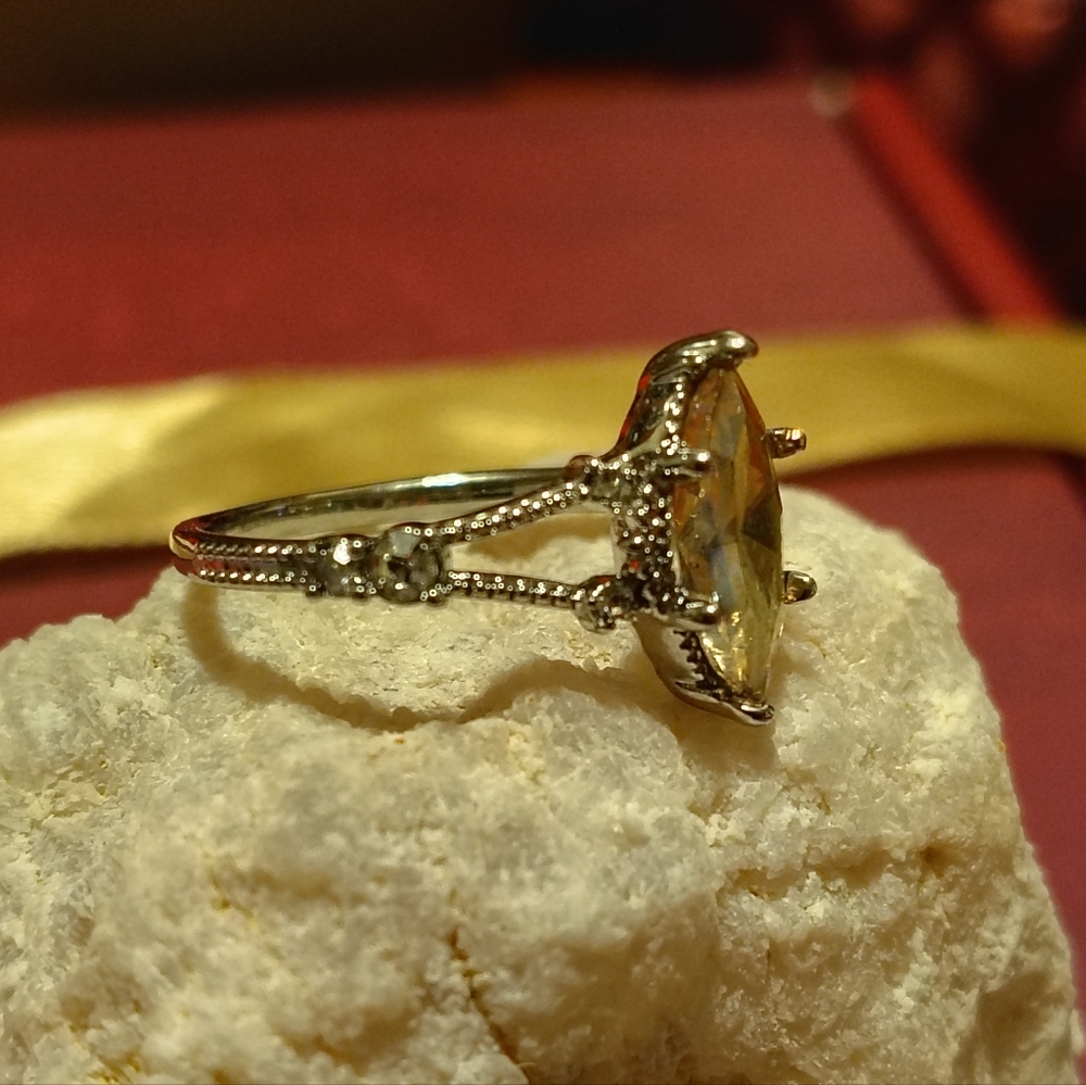 November Birthstone Ring - Picture 2 of 5